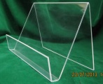 STAND 004